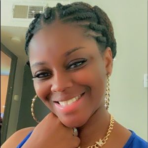 Meet your Posher, Latoya